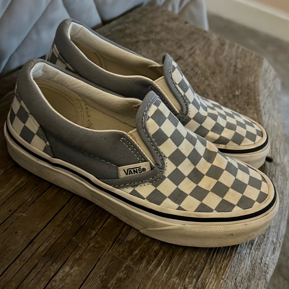 Girls size 13.5